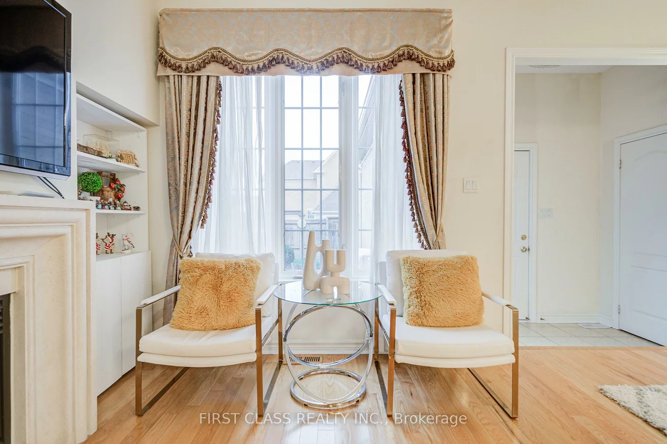 10501, Woodbine, Victoria Manor-Jennings Gate, Markham