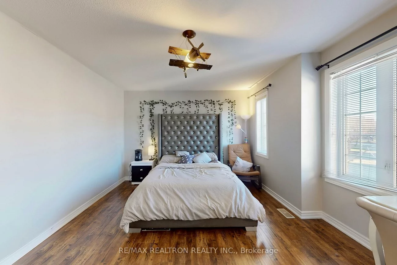 145, Stonechurch, Box Grove, Markham