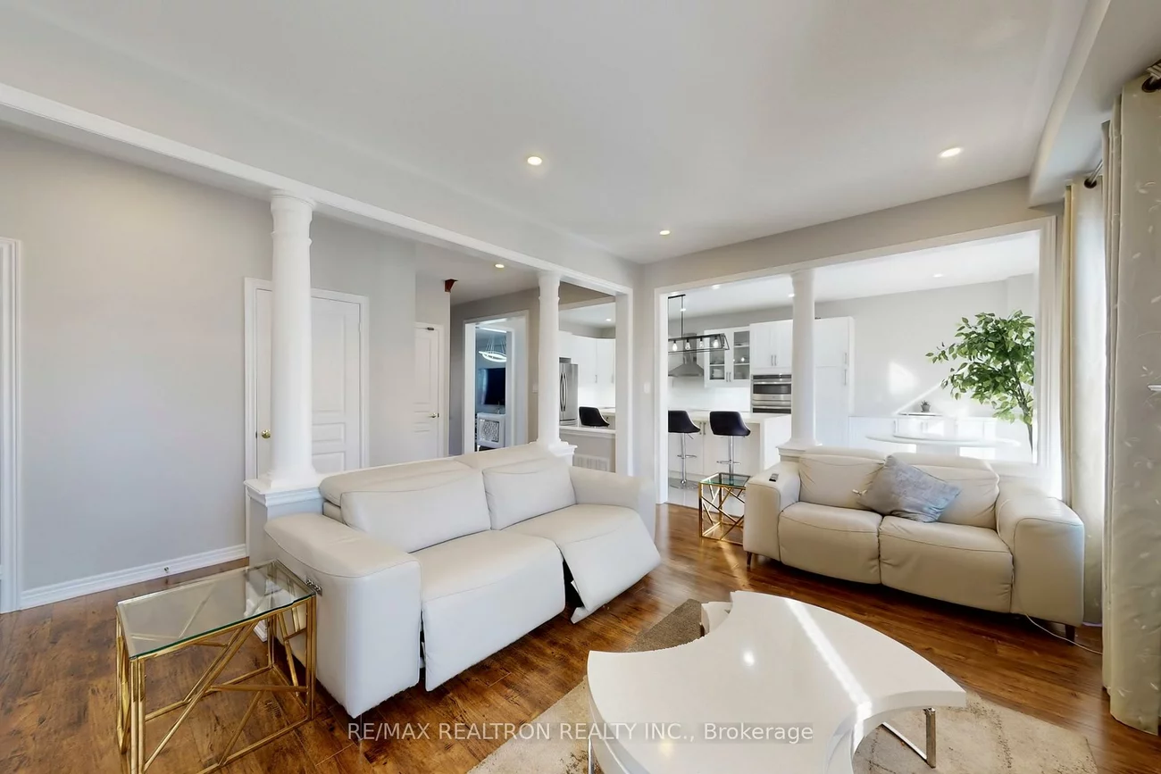 145, Stonechurch, Box Grove, Markham