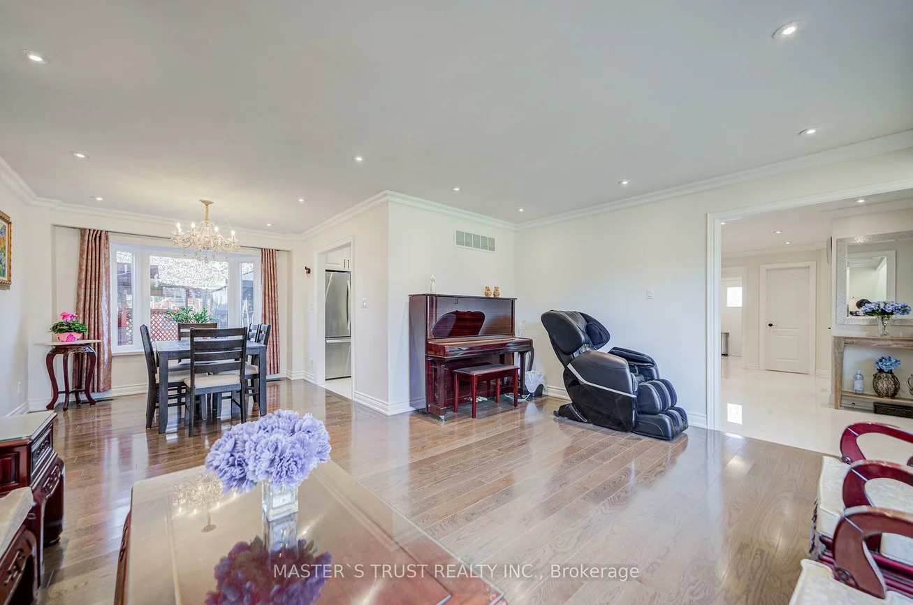 72, Rose, Markham Village, Markham