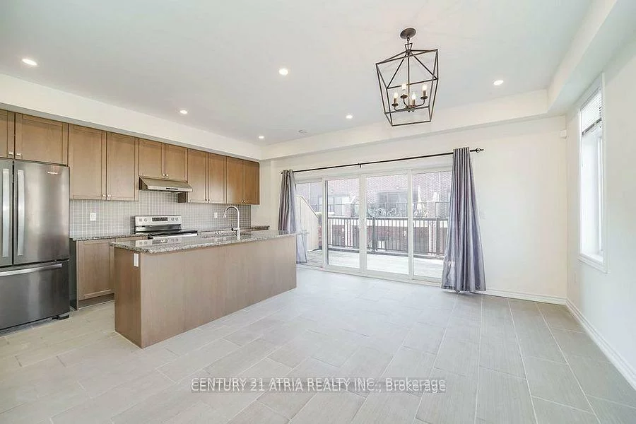 34, Isabella Peach, Victoria Square, Markham