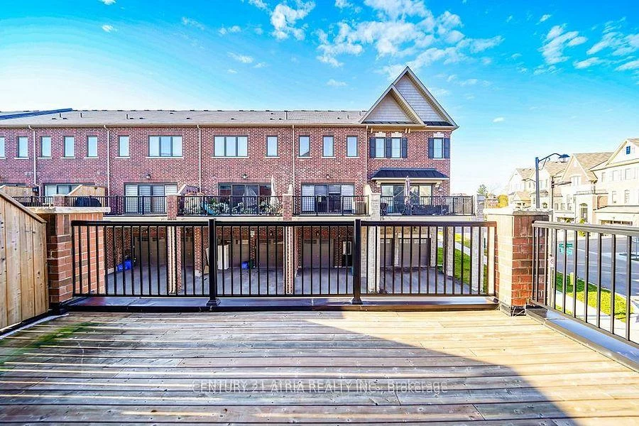 34, Isabella Peach, Victoria Square, Markham