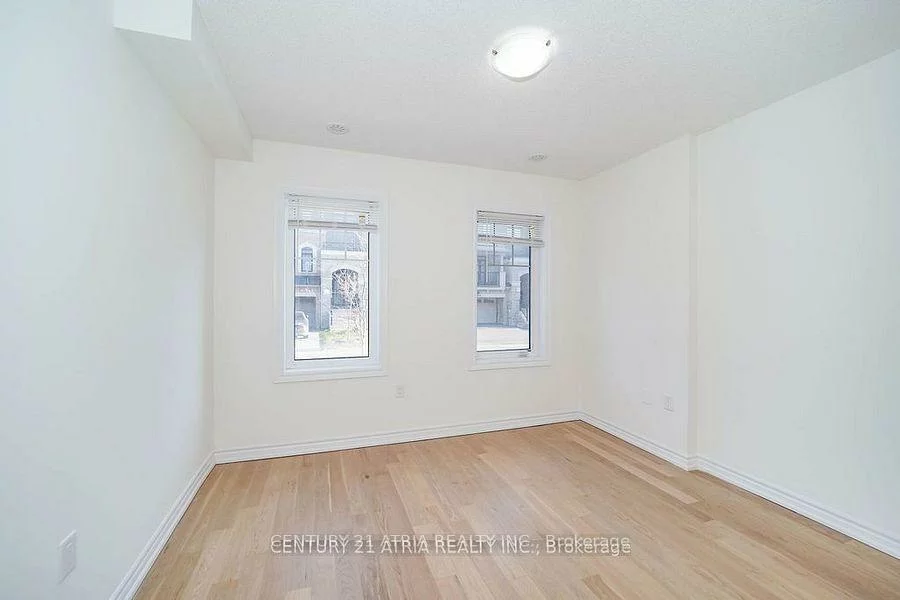 34, Isabella Peach, Victoria Square, Markham