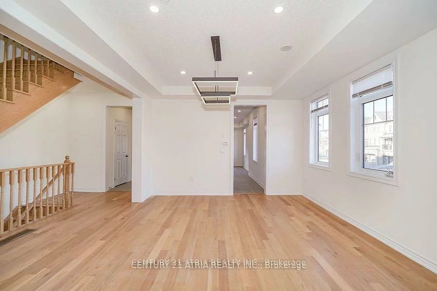 34, Isabella Peach, Victoria Square, Markham