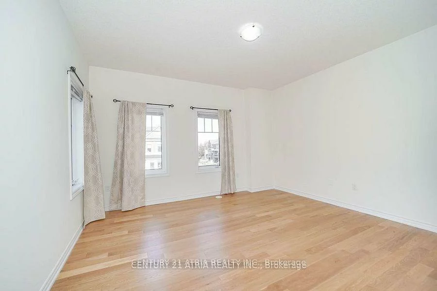 34, Isabella Peach, Victoria Square, Markham