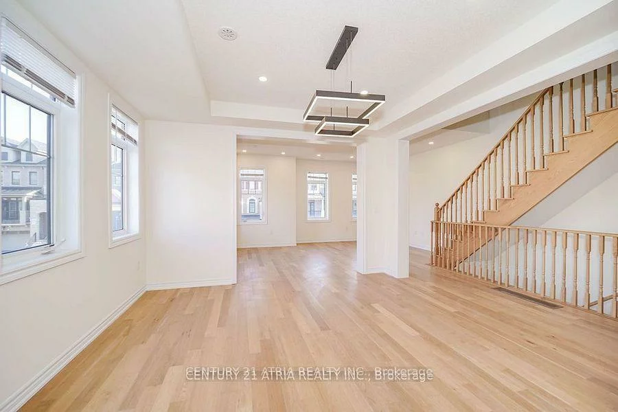 34, Isabella Peach, Victoria Square, Markham