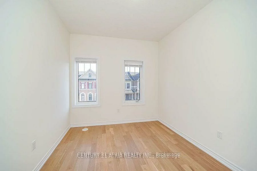 34, Isabella Peach, Victoria Square, Markham