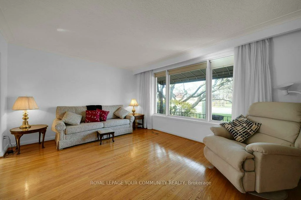 81, Clark, Thornhill, Markham