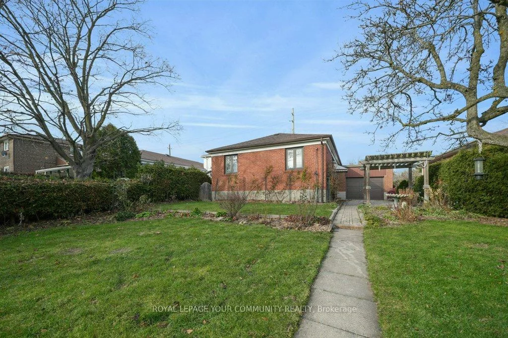 81, Clark, Thornhill, Markham