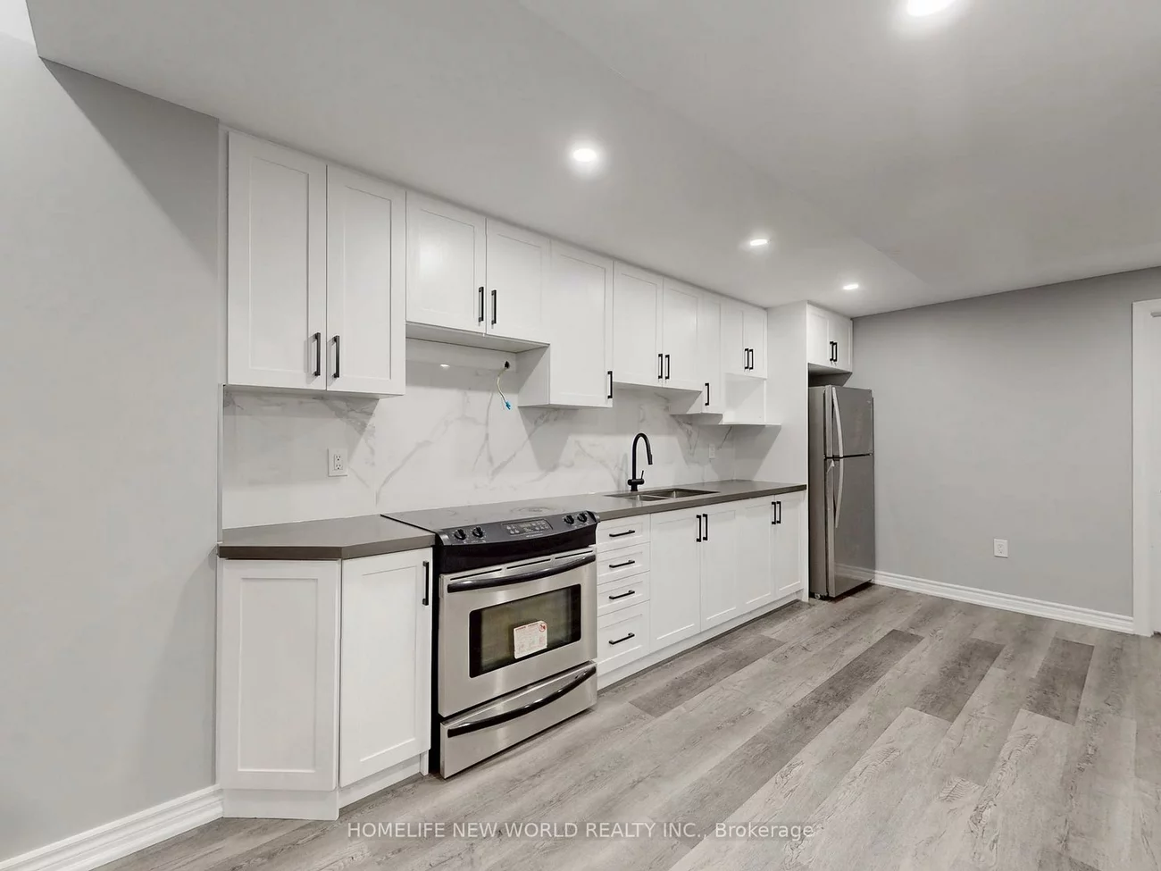 43, Titan, Cedarwood, Markham