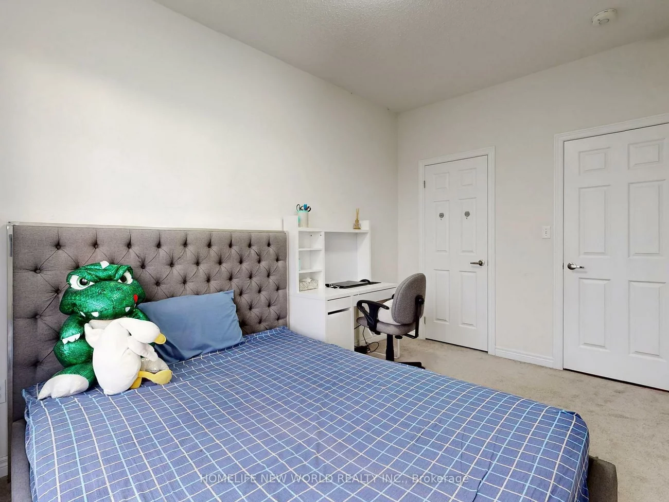 43, Titan, Cedarwood, Markham