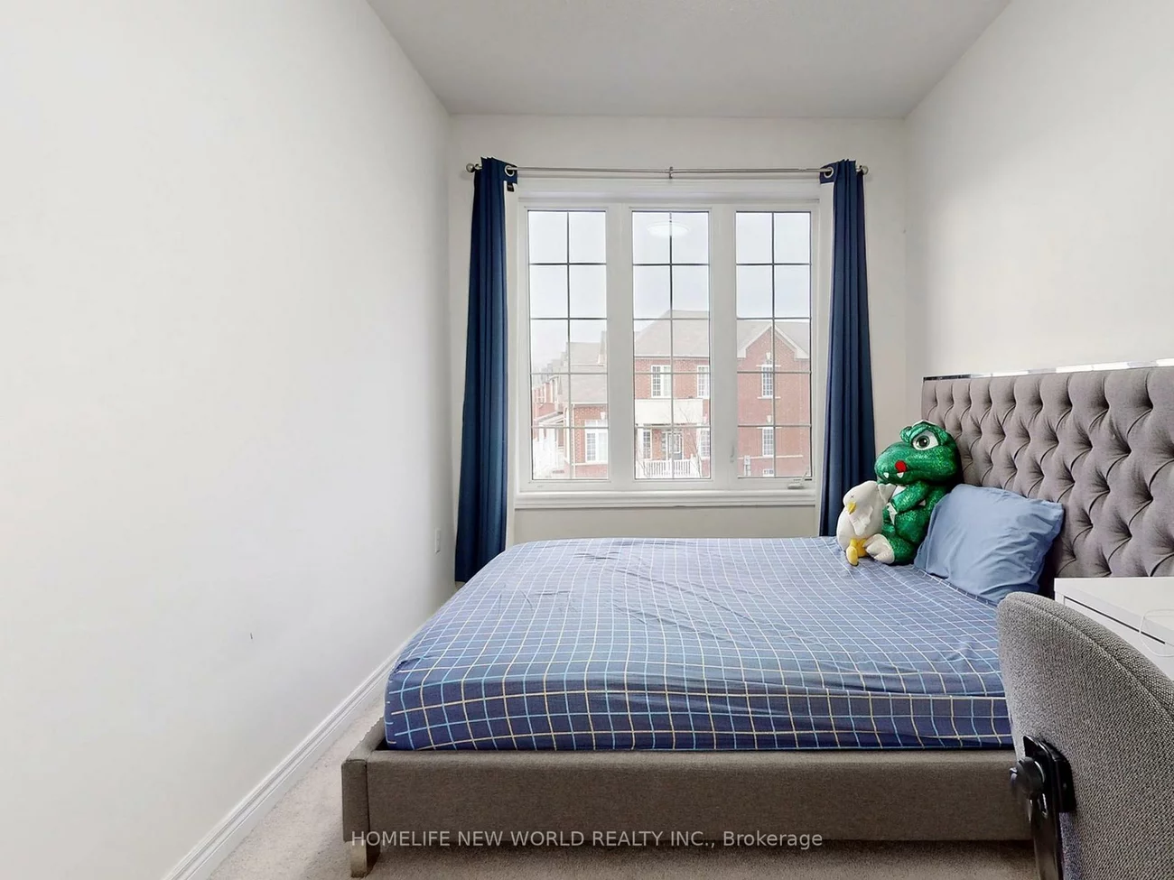 43, Titan, Cedarwood, Markham