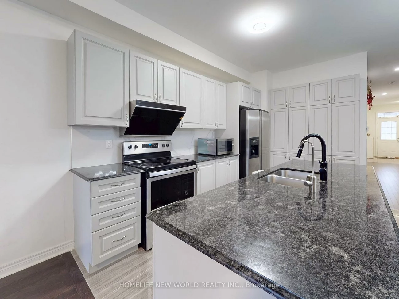 43, Titan, Cedarwood, Markham