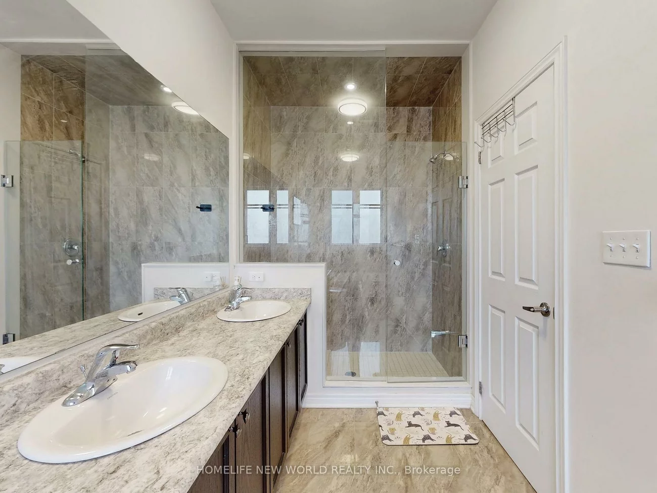 43, Titan, Cedarwood, Markham