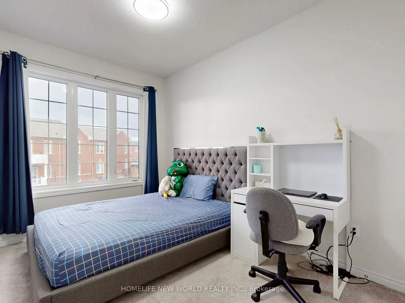 43, Titan, Cedarwood, Markham