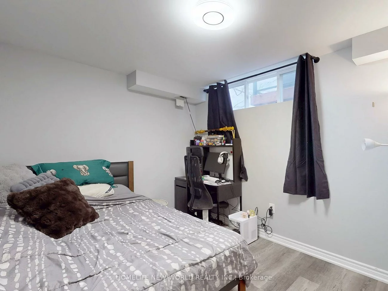 43, Titan, Cedarwood, Markham