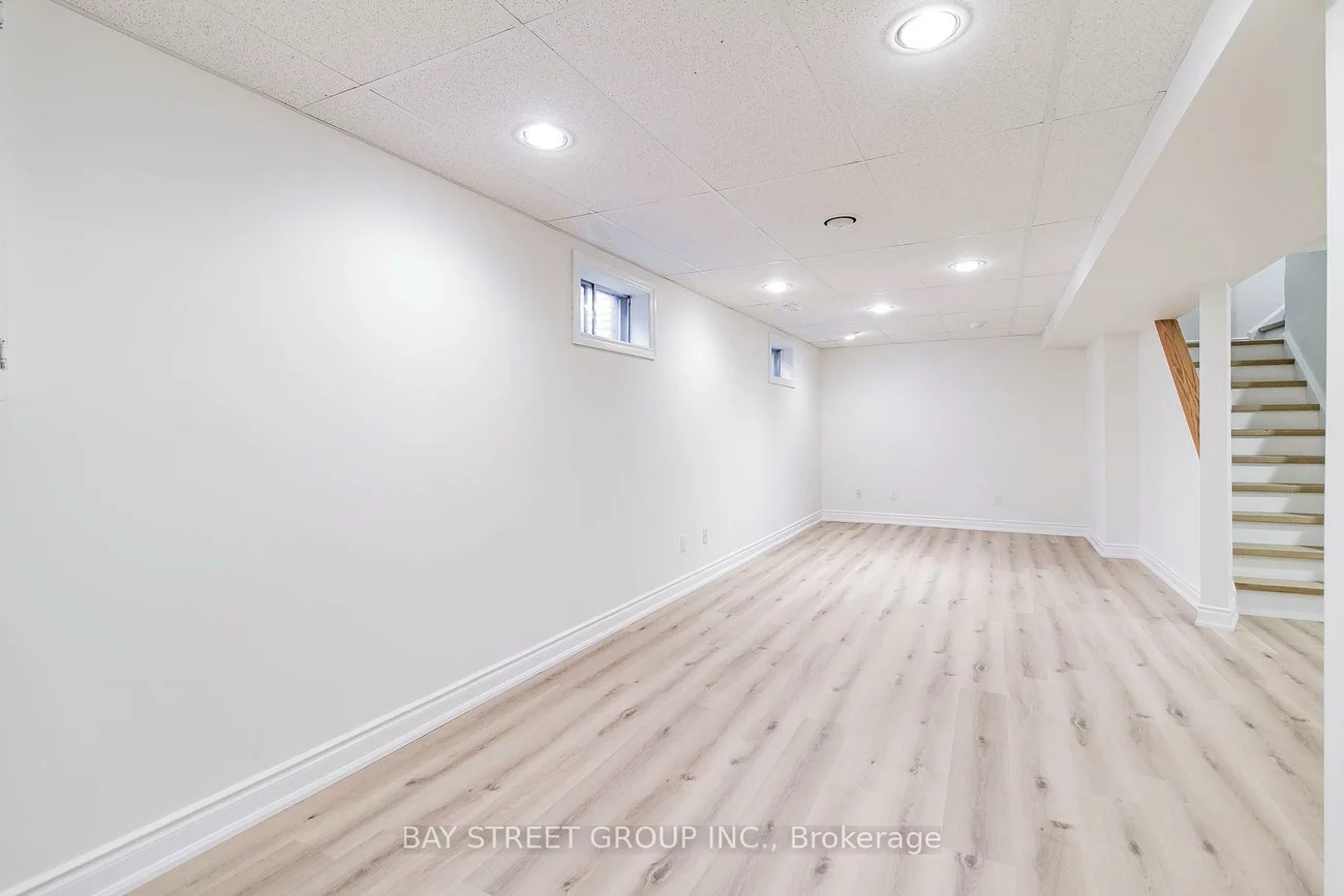 300, Fincham, Markham Village, Markham