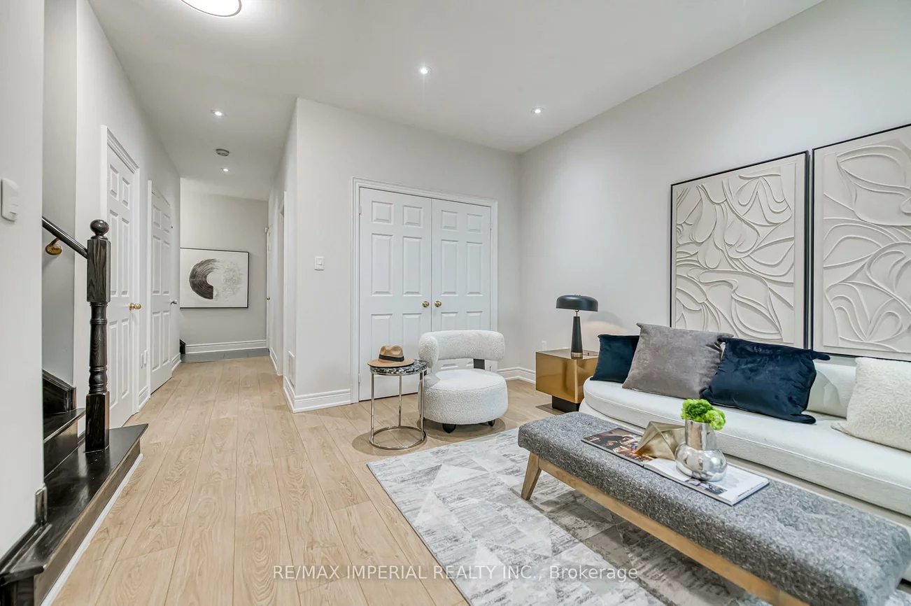 21, MACKENZIE'S STAND, Unionville, Markham