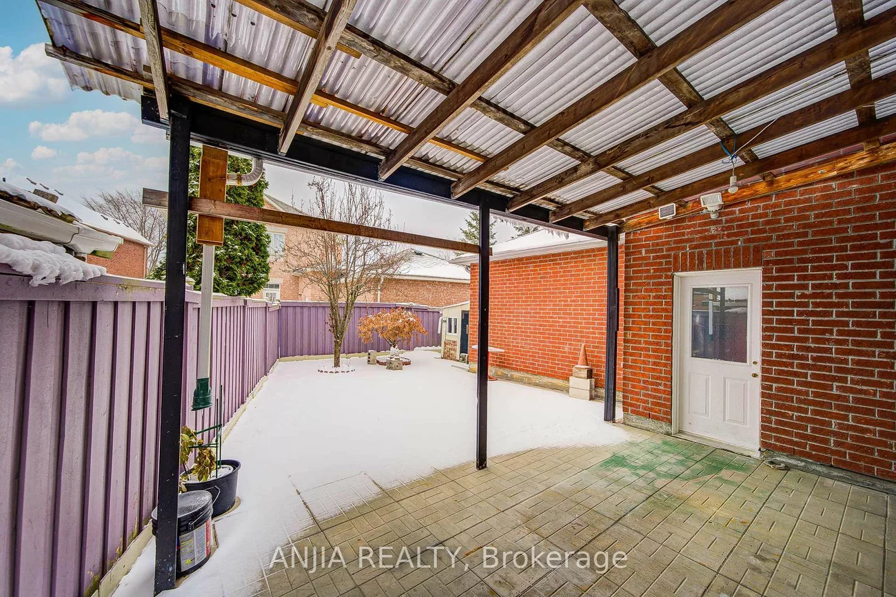 28, Misty, Greensborough, Markham