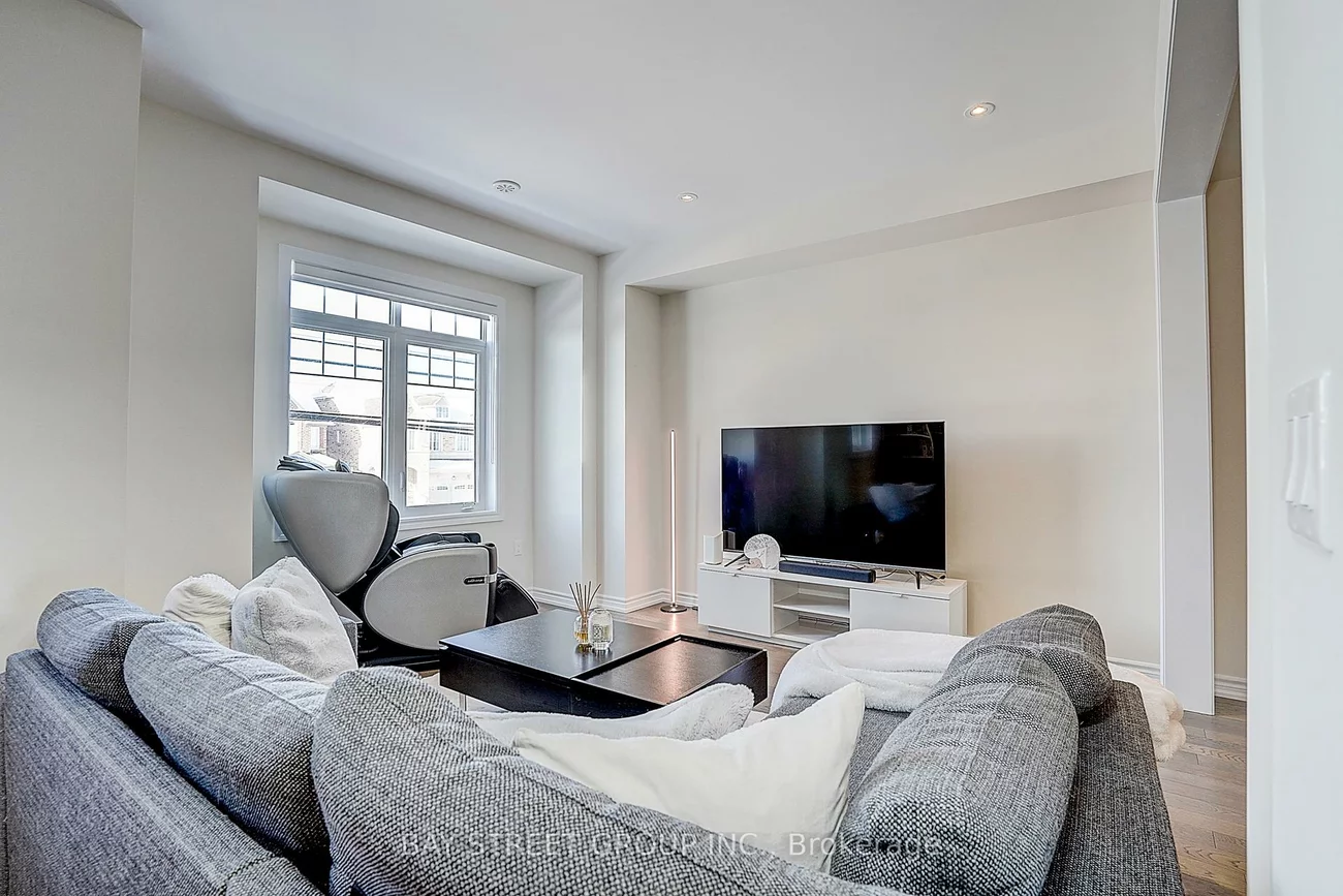 10943, VICTORIA SQUARE, Victoria Square, Markham