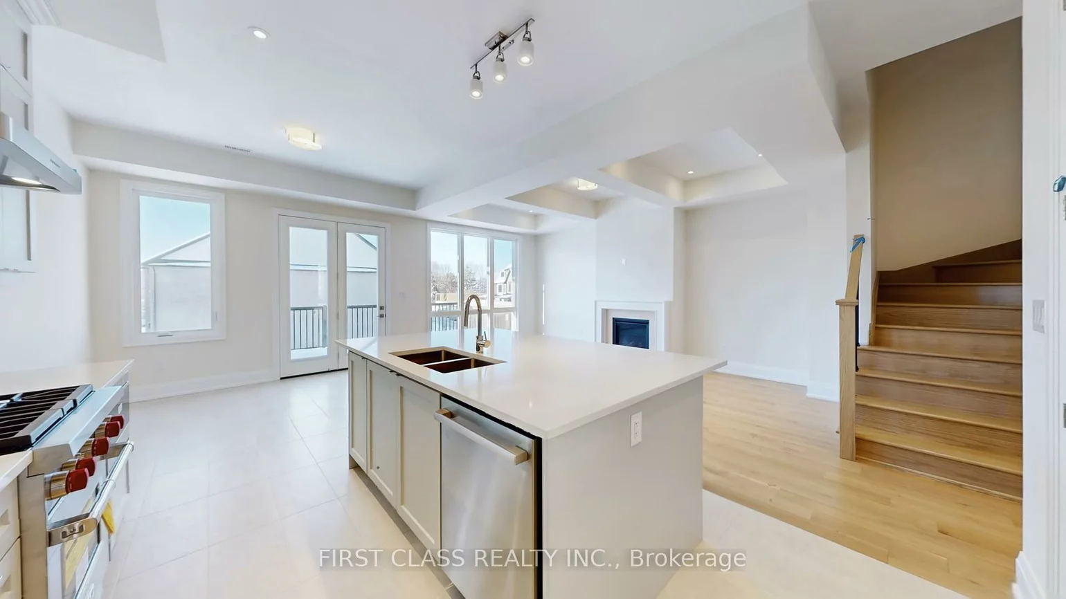 410, York Downs, Cachet, Markham