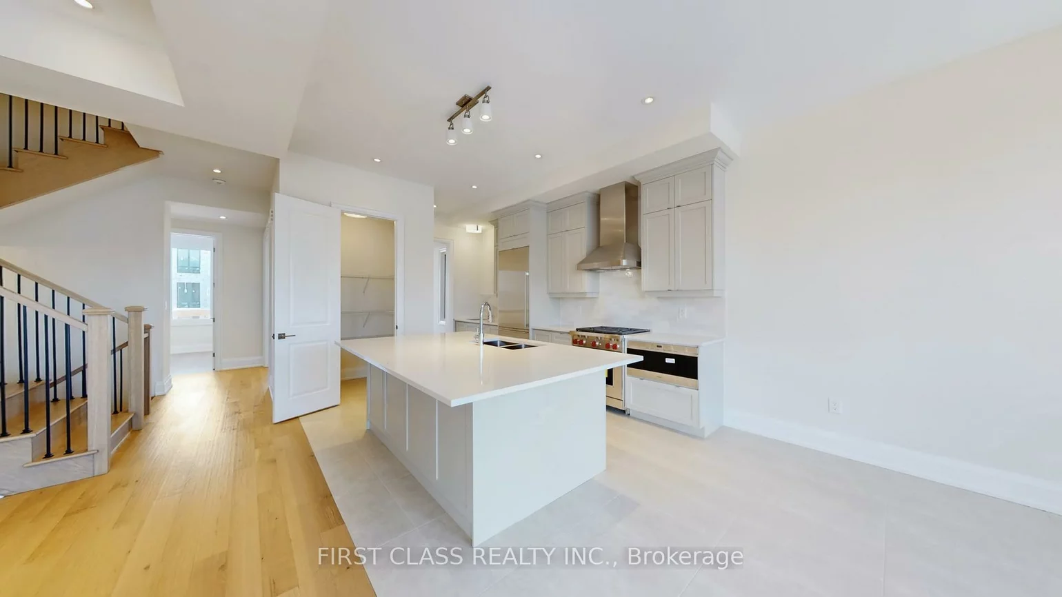 410, York Downs, Cachet, Markham