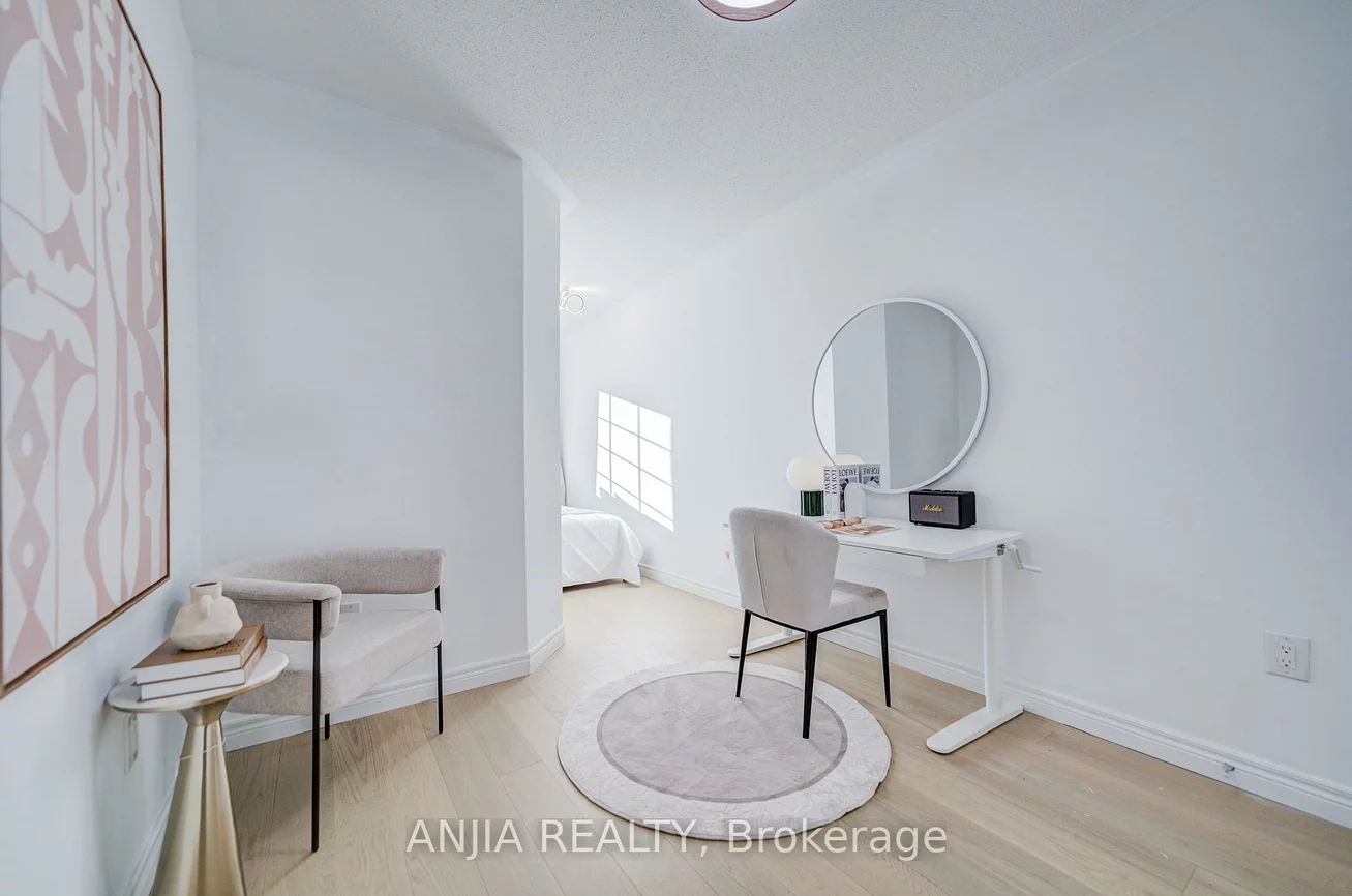 5, Valliere, Berczy, Markham