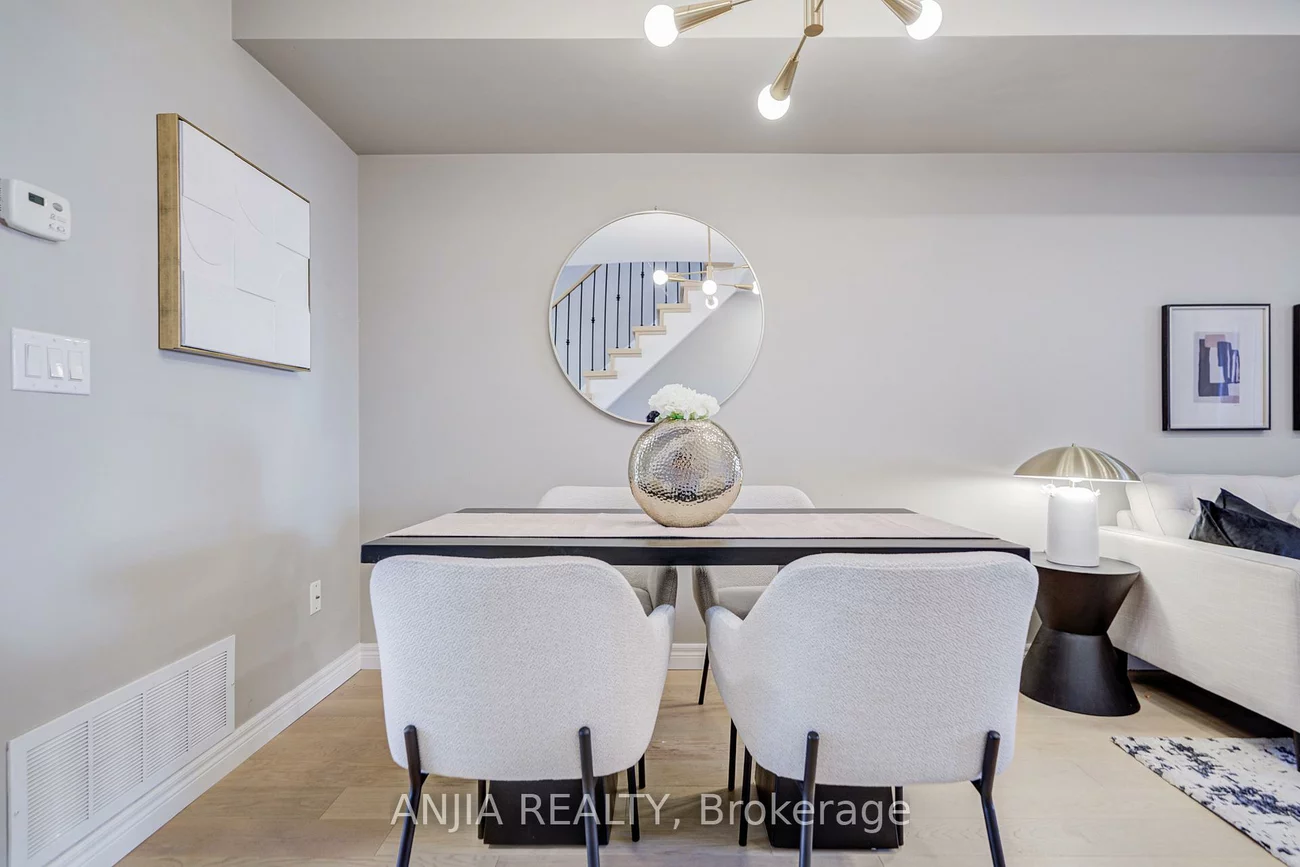 5, Valliere, Berczy, Markham