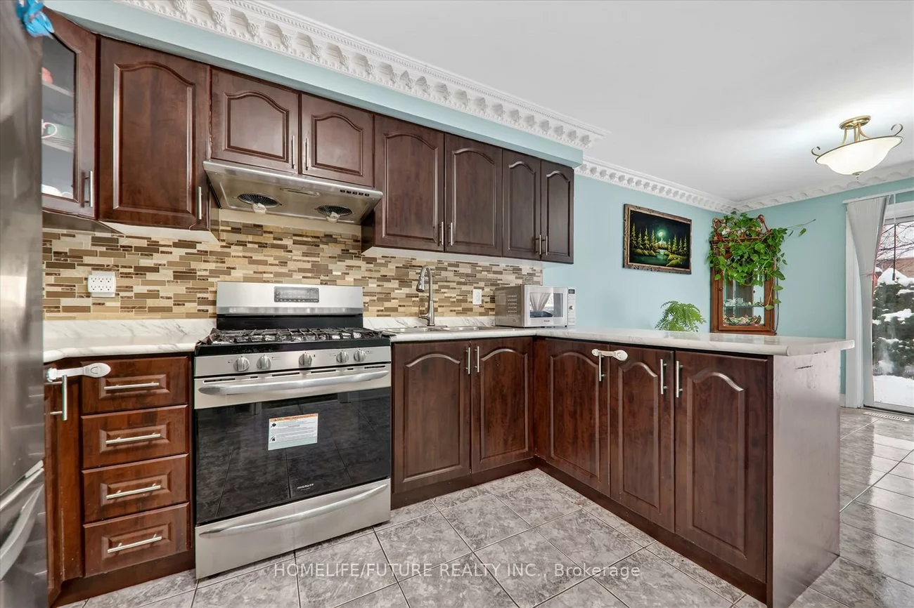 118, Doubtfire, Middlefield, Markham