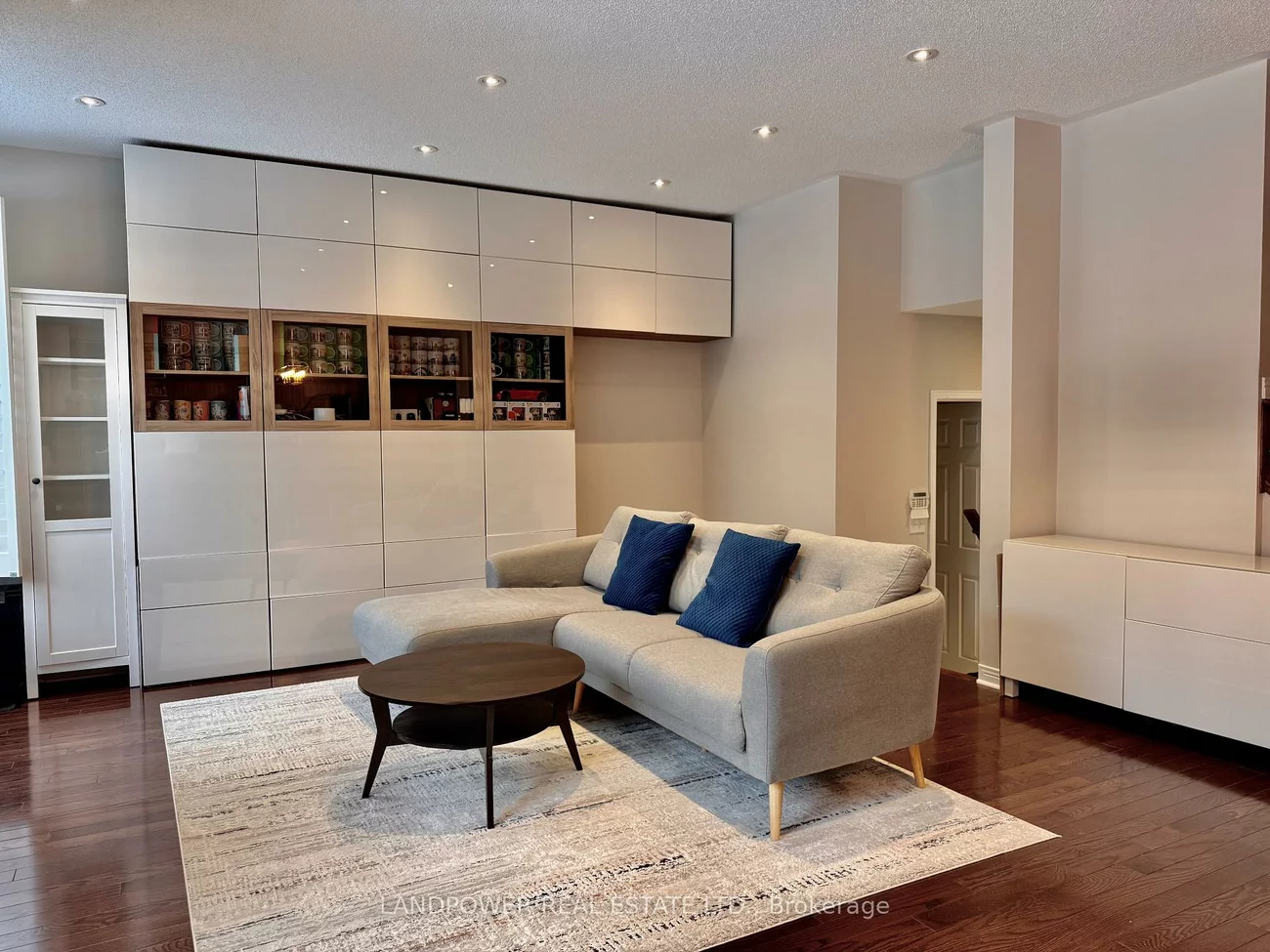 4, Prince Of Wales, Victoria Square, Markham