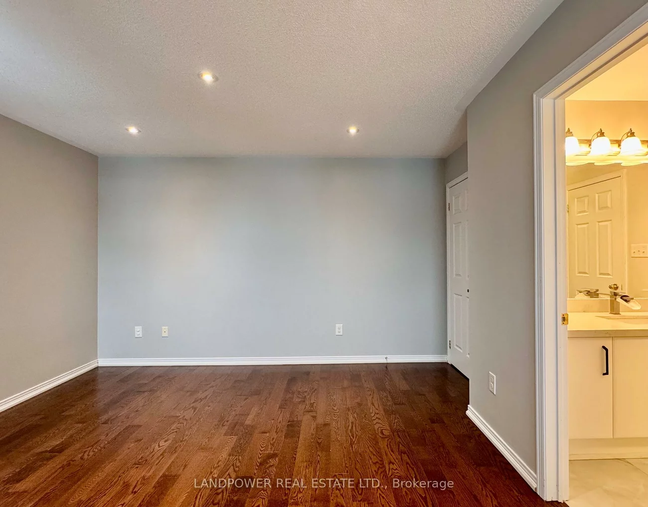 4, Prince Of Wales, Victoria Square, Markham