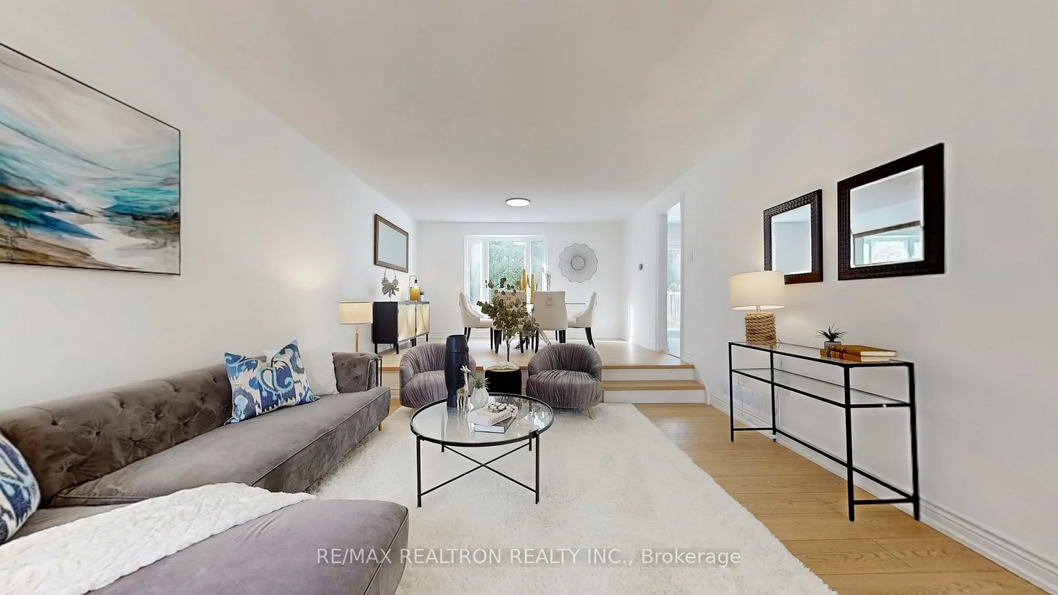 62, Bishop, Markham Village, Markham