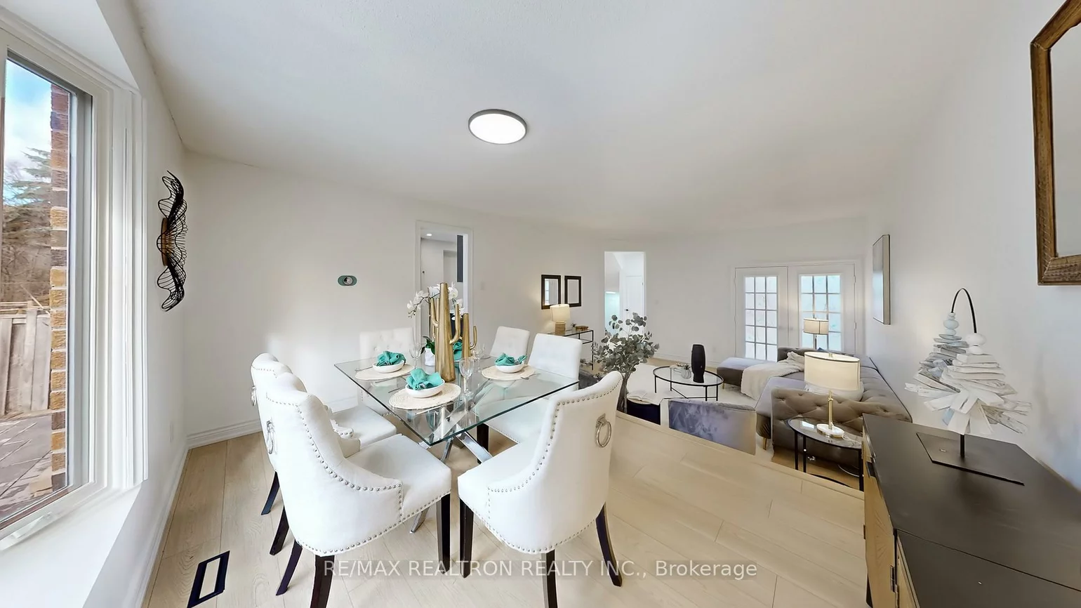 62, Bishop, Markham Village, Markham