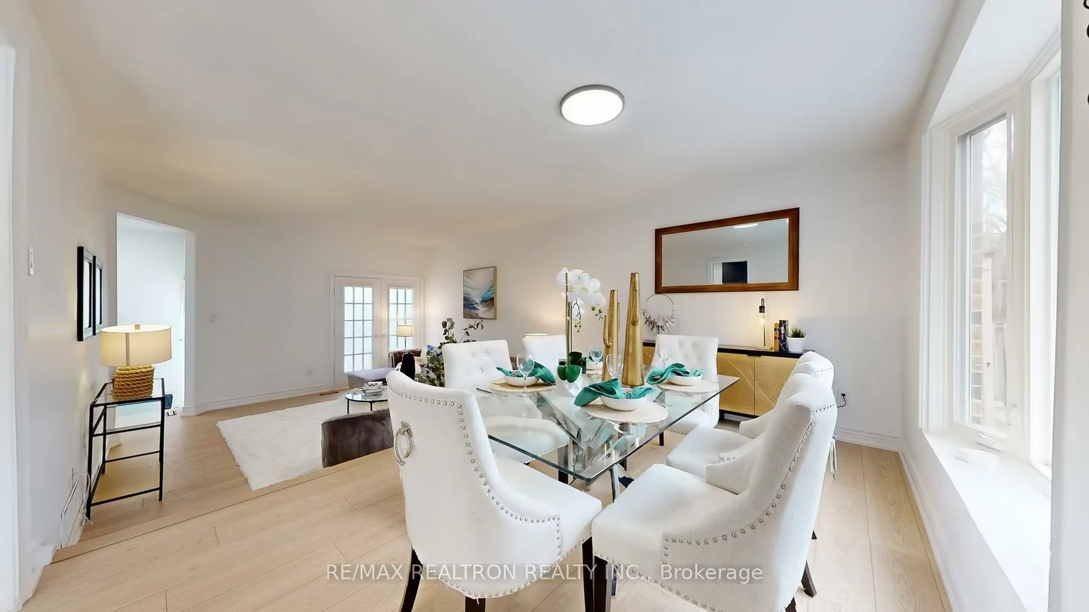 62, Bishop, Markham Village, Markham