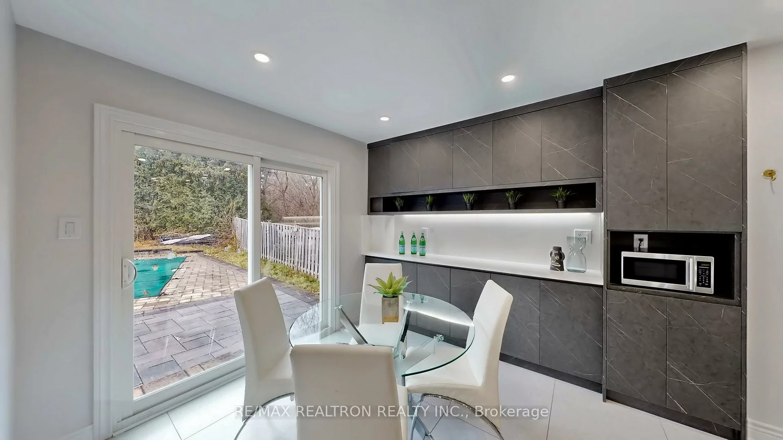 62, Bishop, Markham Village, Markham