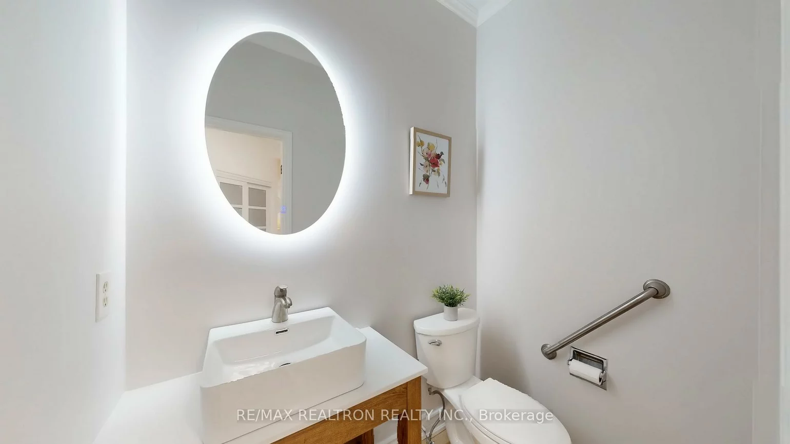 62, Bishop, Markham Village, Markham