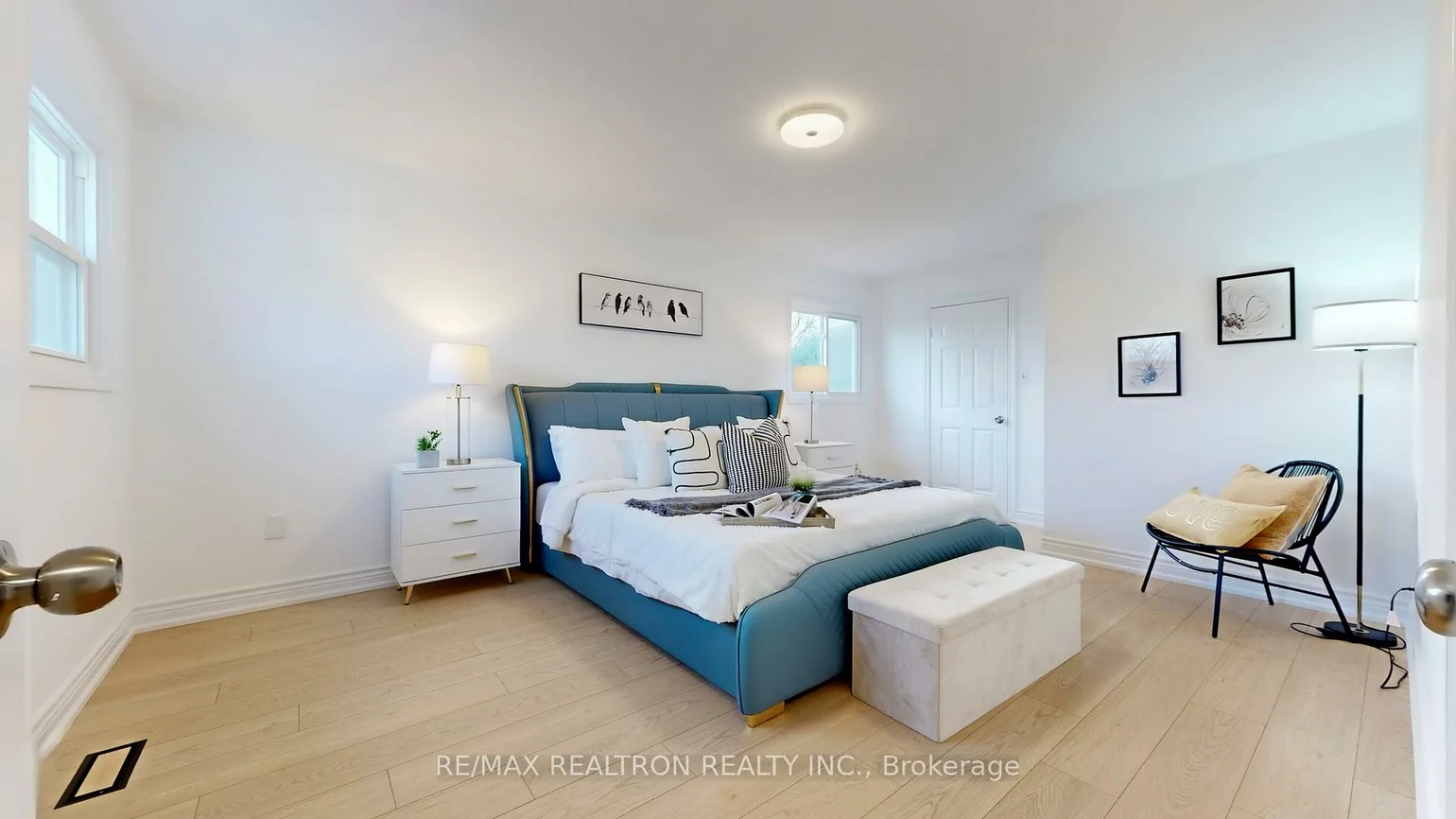 62, Bishop, Markham Village, Markham