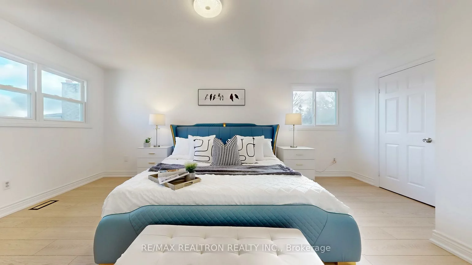 62, Bishop, Markham Village, Markham