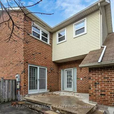 62, Bishop, Markham Village, Markham