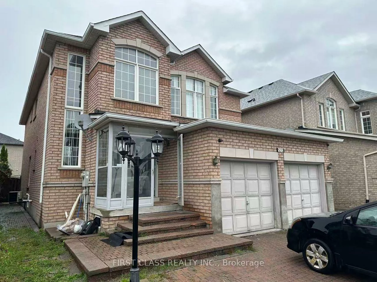 532, Highglen, Middlefield, Markham