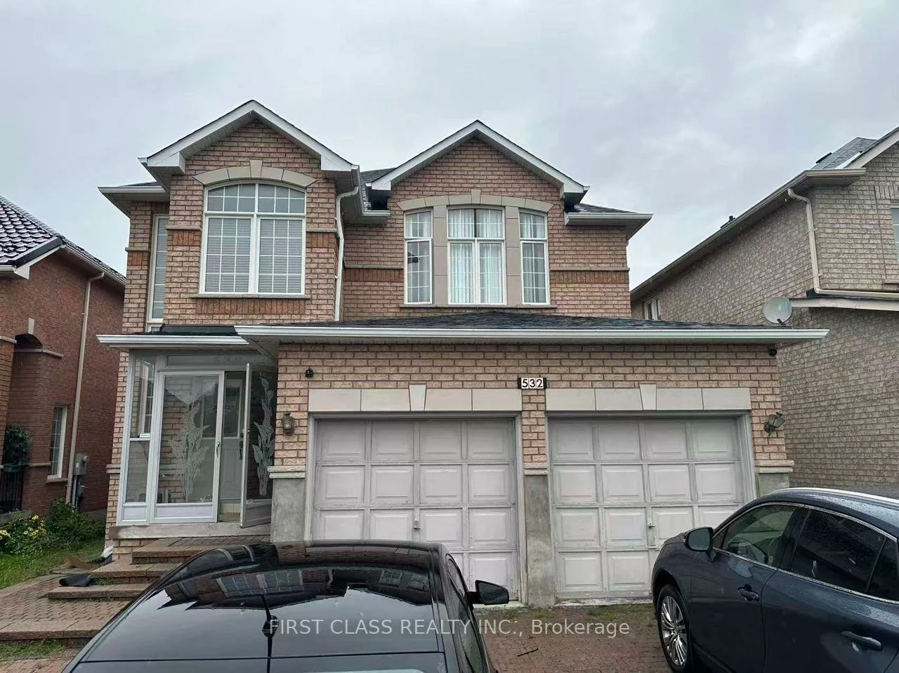 532, Highglen, Middlefield, Markham