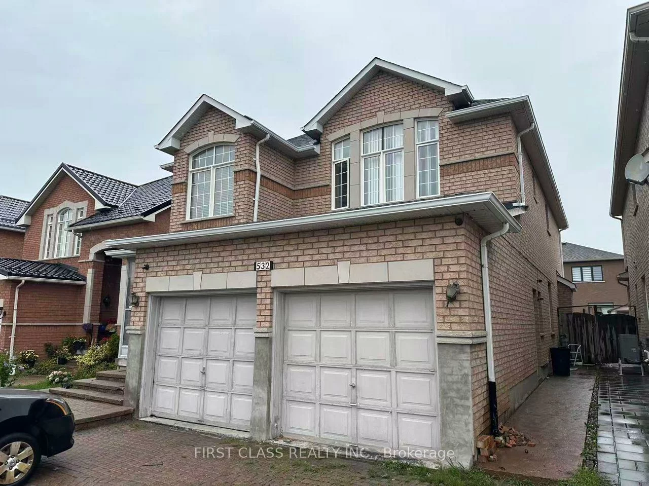 532, Highglen, Middlefield, Markham