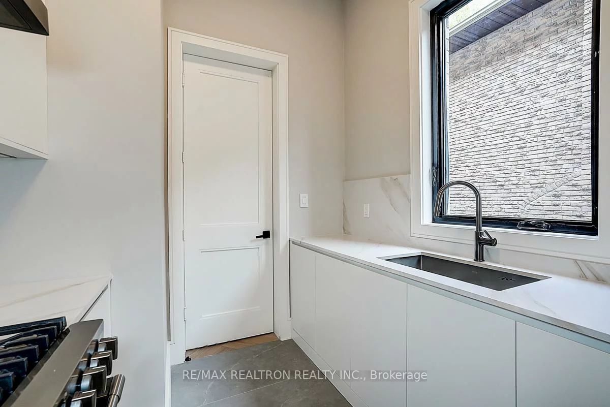 202, Carlton, Unionville, Markham