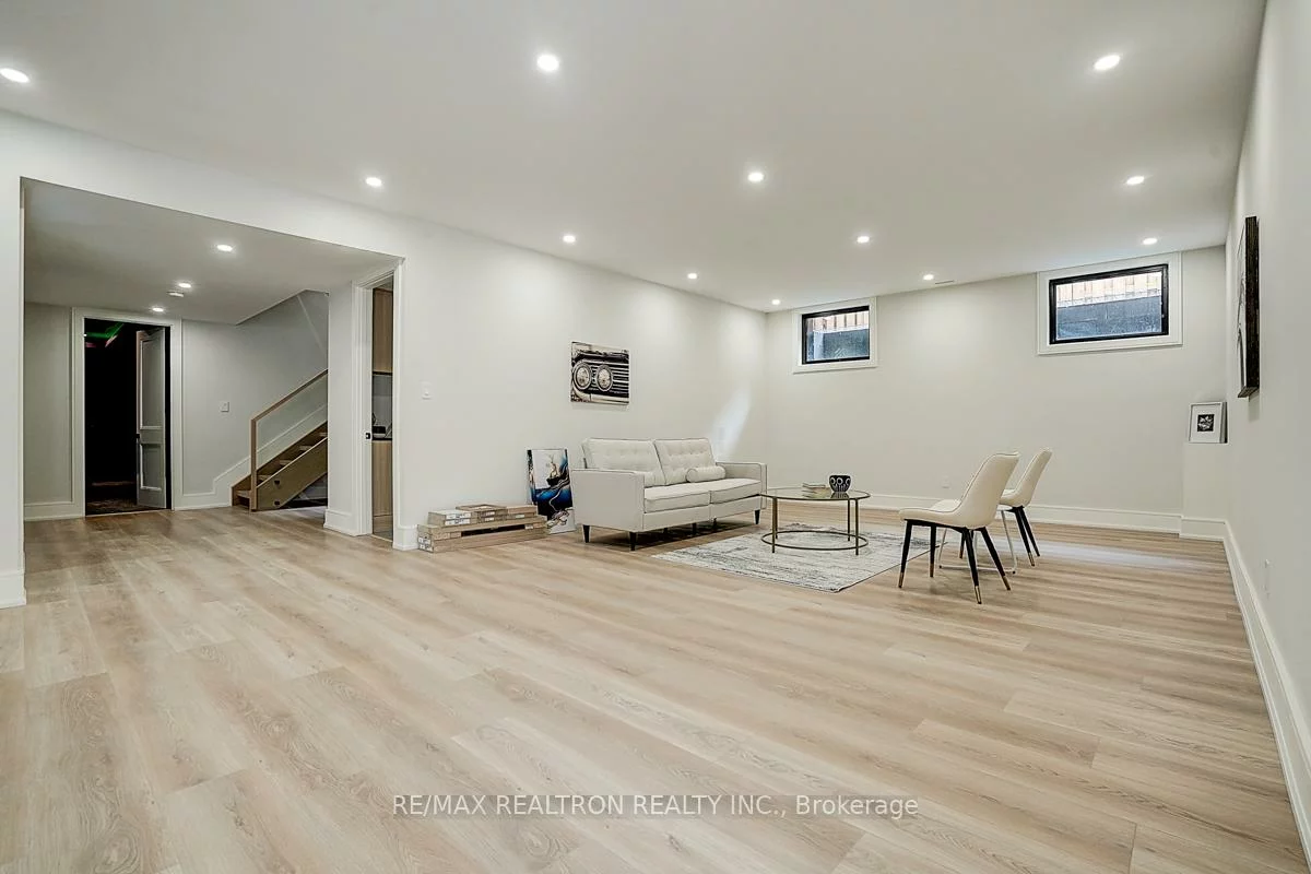 202, Carlton, Unionville, Markham