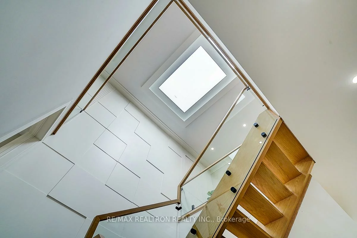 202, Carlton, Unionville, Markham