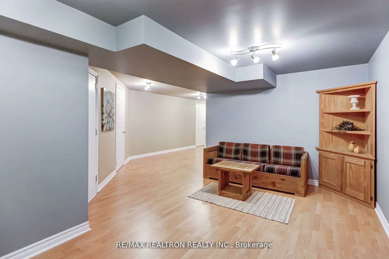 61, Manorwood, Berczy, Markham