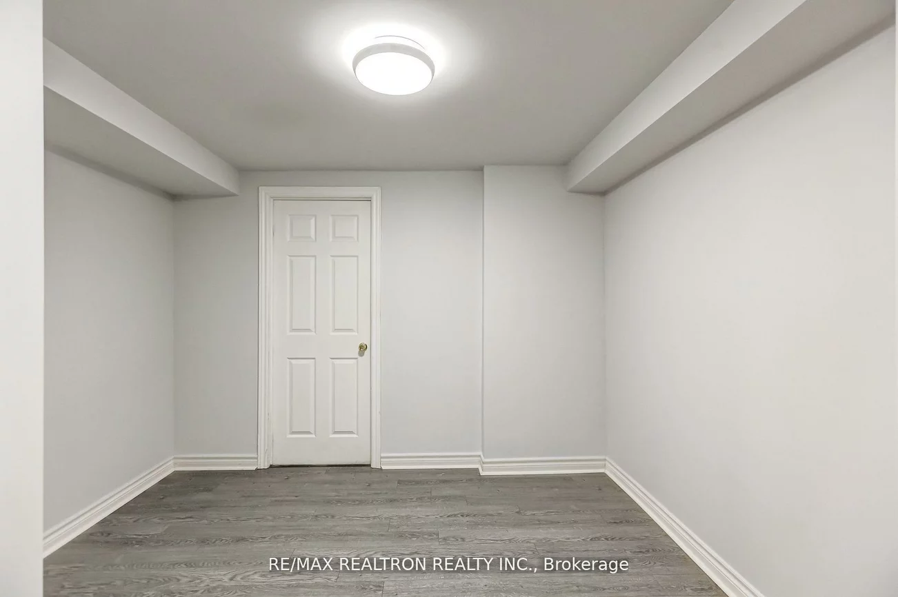 61, Manorwood, Berczy, Markham