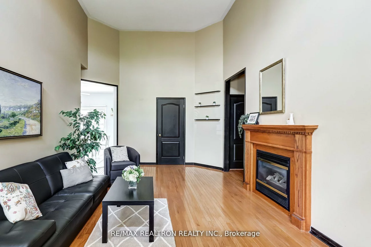 61, Manorwood, Berczy, Markham