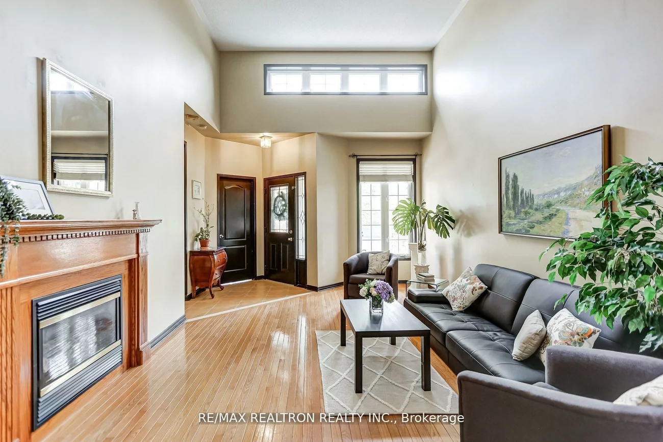 61, Manorwood, Berczy, Markham