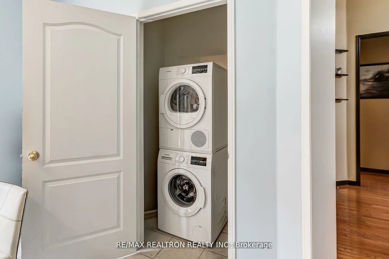 61, Manorwood, Berczy, Markham